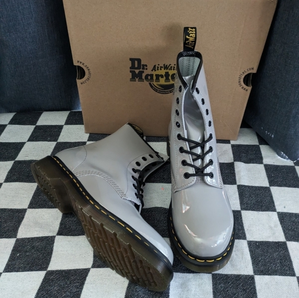 Doc Martens Boots Womens 11 Zinc Grey Patent Leather 1460 Women 112025 - Picture 3 of 10